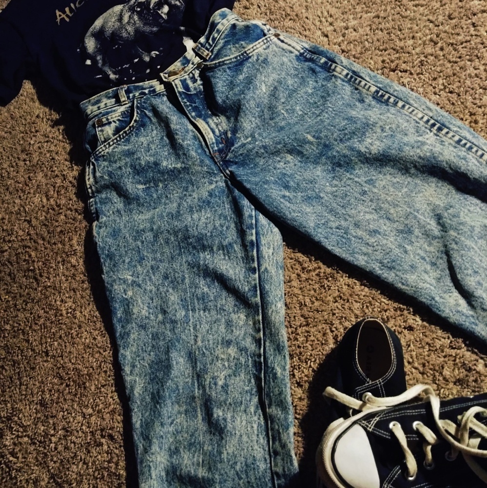 Vintage High Waisted Acid Wash Mom Jeans